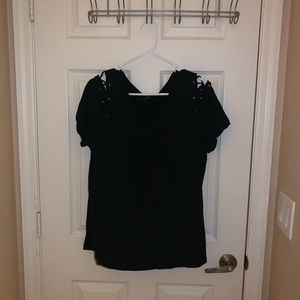 FASION NOVA Black crisscross shoulder shirt